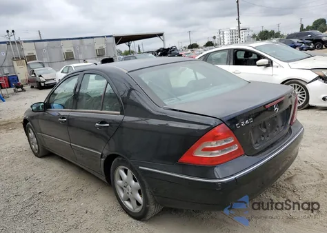 2004 Mercedes-Benz C 240 из США, поврежденный, VIN WDBRF61J54F551736